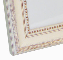 DF_W Unique 2 Antique Weathered Cream timber moulding DETAIL